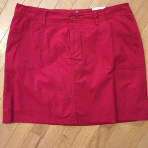 St. John's Bay Shorts - NWT St. John’s Bay 20W Red Skort with Pockets St. John's Bay Shorts - NWT St. John’s Bay 20W Red Skort with Pockets